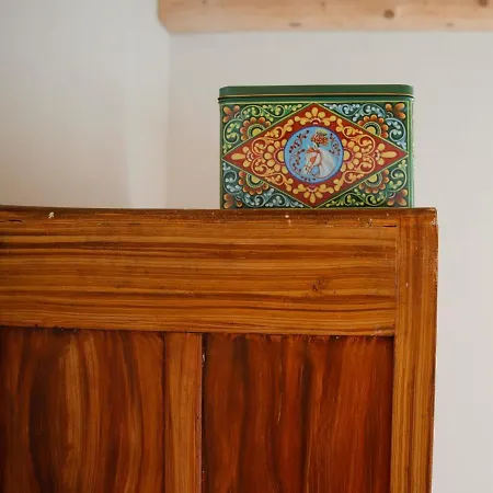 לינה וארוחת בוקר Combo